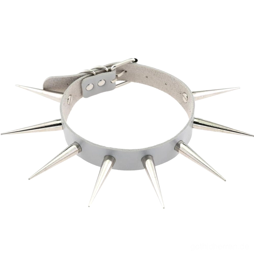 Grau Spike Gothic Choker Halsband Flachaufnahme, grauer Kunstleder-Streifen mit silbernen Metallspikes und verstellbarem Schnallenverschluss, minimalistisch