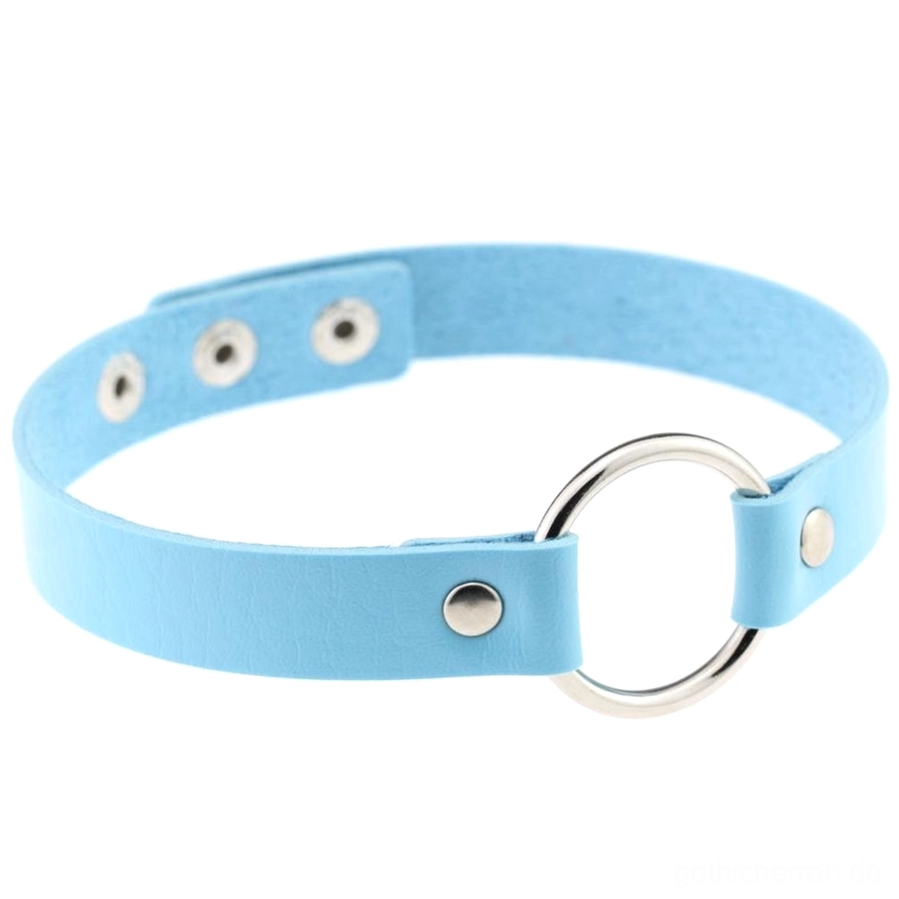 Hellblaues Gothic O-Ring Halsband mit silbernem Zinklegierungs-Hardware und verstellbarem PU-Leder-Design, detaillierte Hardware-Ansicht auf reinem weißem Hintergrund, Industrial-Gothic-Ästhetik