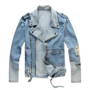 Hellblaue verwaschene Gothic-Biker-Denim-Jacke Flat-Lay Vorderansicht mit zerrissenen Details und Sleeve-Reißverschlüssen – Alternative Distressed Mode