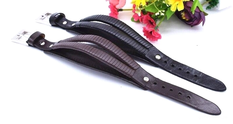 Herren Leder Armband Aufsicht mit dekorativen Blüten-Requisiten, verstellbare Schnall-Löcher, Gothic-Ästhetik Alternative