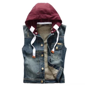 Herren Gothic Denim Weste mit abnehmbarer Burgundy-Kapuze – Vorderansicht Flat Lay, Slim-Fit-Silhouette mit Metallknopfverschluss und Brusttasche mit Lederetikett