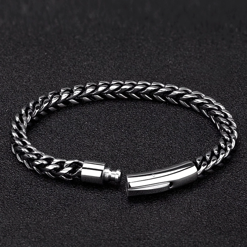 Herren Gothic Edelstahl Curb Chain Armband – Dunkle elegante Schmuck-Alternative für Goth-Subkultur und Post-Punk Mode