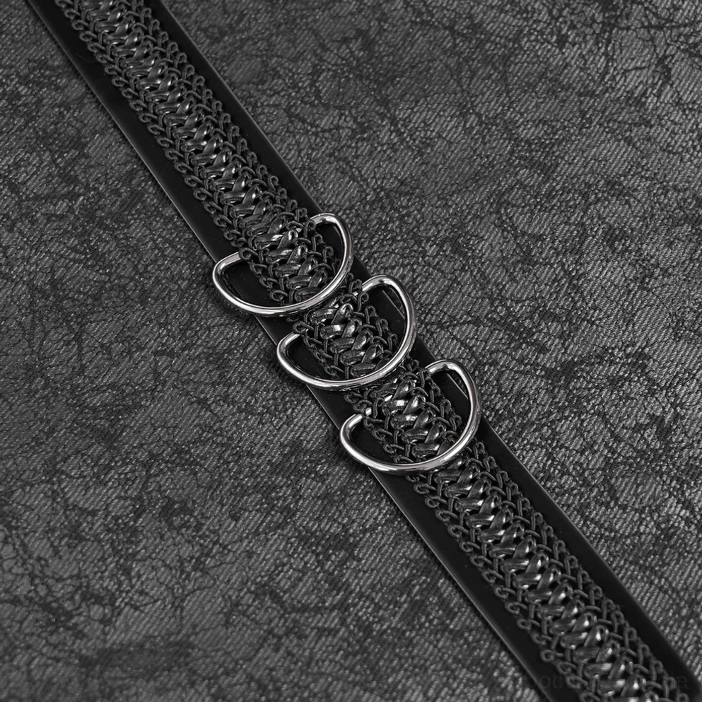Alternative Ansicht des gotischen Punk-mehrschichtigen Strap-Rocks mit industrieller Metall-Hardware und strukturellem Design