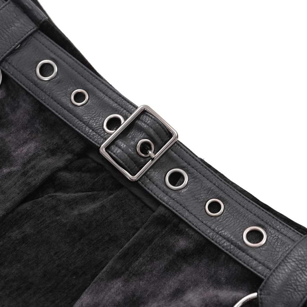 Gothic Herrenrock Lederriemen Hardware Nahaufnahme Metallösen Quadratschnalle Verstellungsmechanismus und Lederqualität
