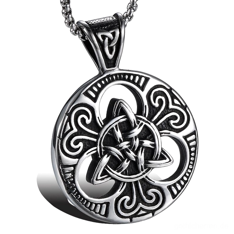 Keltischer Knot Cross Shield Edelstahl-Gothic-Anhänger-Halskette Vorderansicht mit intricate carved keltischen Mustern und Ranken