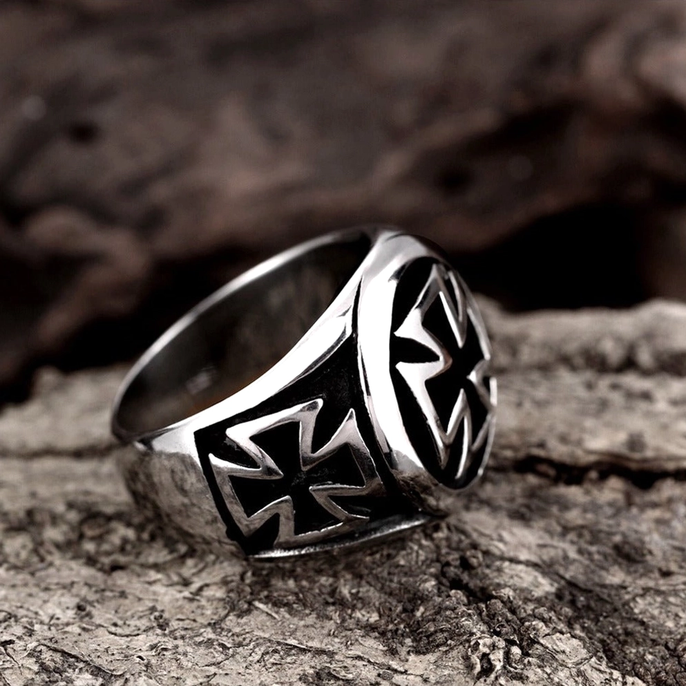 Keltischer Kreuz Gothic Ring geprägte Muster Seitenprofil 316L Chirurgenstahl Schmuck Detailansicht