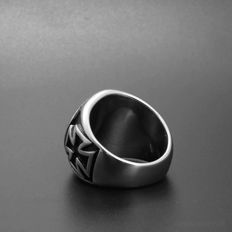 Keltischer Kreuz Ring Innenseite Innenband graviert Detail matte silber Finish Gothic