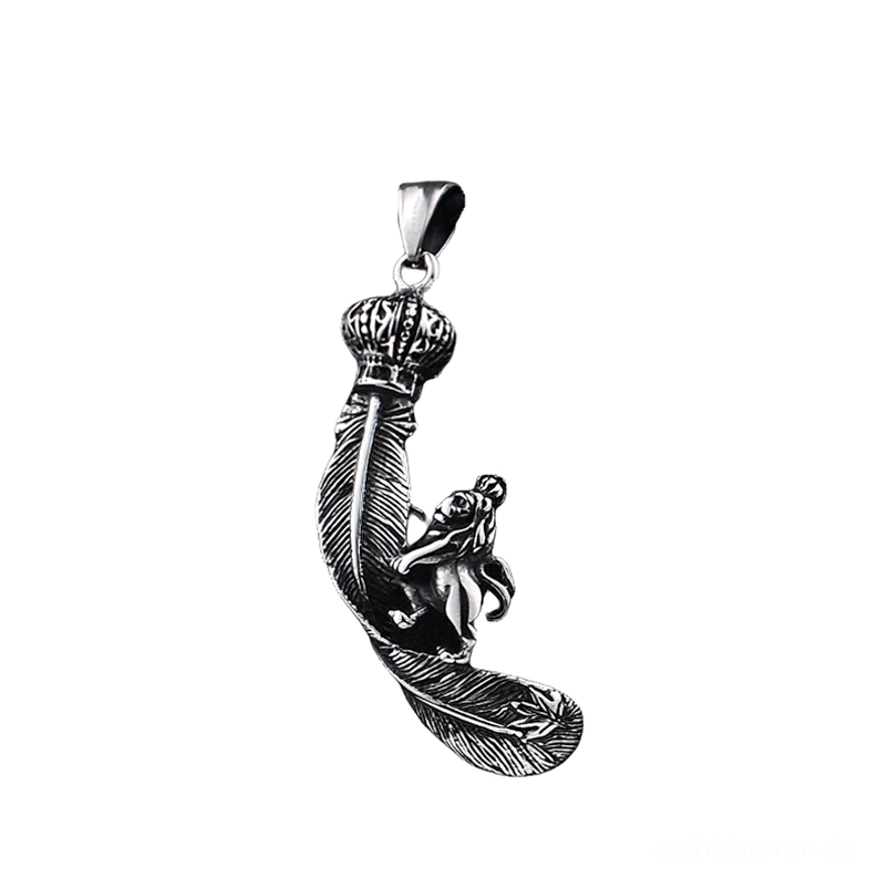 Königlicher Löwe Krone Feder Anhänger Edelstahl Gothic Halskette, Seitenansicht Detail mit geschnitzter Struktur und antikem Silberfinish