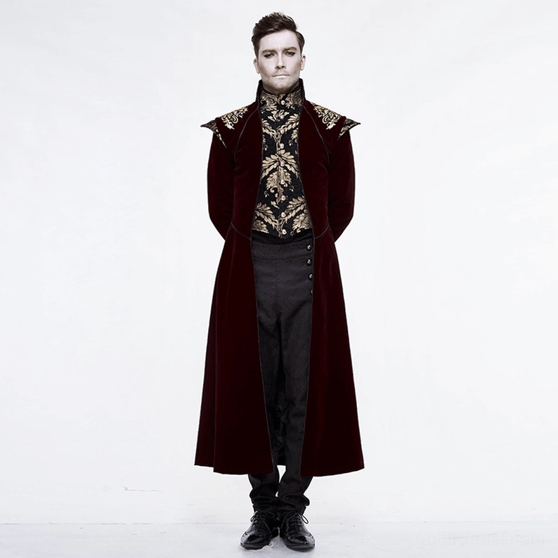 Mann trägt weindunklen Gothic-Gehrock mit formalen schwarzen Hosen – frontal Ganzkörper-Styling-Ansicht aristocratisch formal elegant
