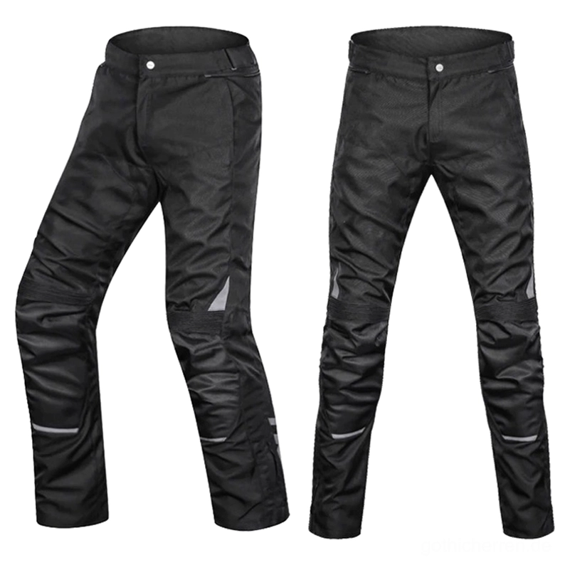 Matte schwarze Motorradhose reflektierende Streifen verstärkter Sitzbereich taktisches Design