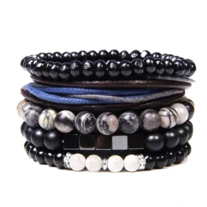 Mystisches mehrschichtiges Gothic Armband Set mit natürlichen Steinkugeln, funkelnden Strassteinen, Vintage-Lederbraiding und alternativer Modeästhetik – handgefertigtes Designstück für gotische Subkultur