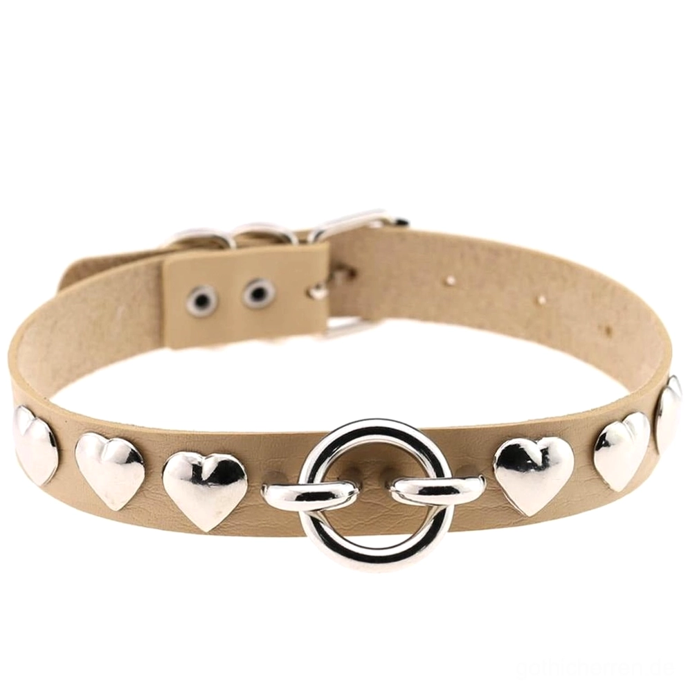 nude beige pu leder herzchoker mit silbernen herznieten und verstellbarem verschluss minimalistischer gothic halsschmuck