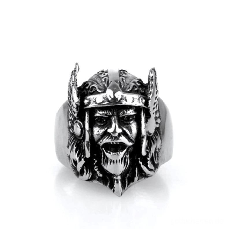 Odin's Gesicht Gothic Edelstahl Siegelring Vorderansicht, zeigt 3D-geschnitzte Wikinger-Krieger-Portrait mit durchdringender gotischer Präsenz und ikonischem geflügeltem Helm, chirurgischer Edelstahl mit gebürstetem Finish