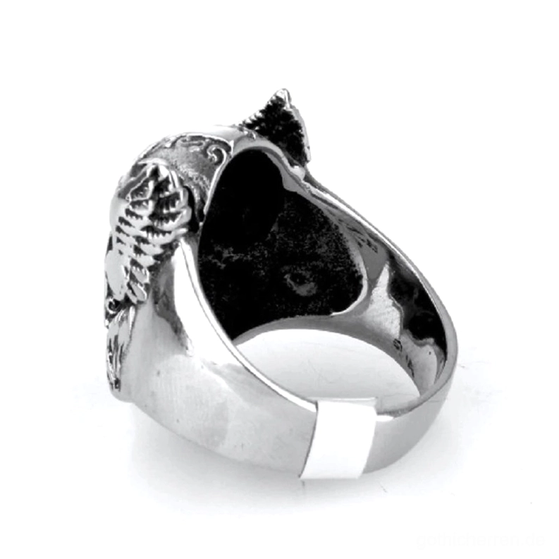 Odin Gothic Edelstahl Ring Rückseite mit hohler innerer Struktur Detailansicht, zeigt carved Krieger-Profil Symmetrie, Helm-Flügel-Accents auf der Rückseite, chirurgisches Material für Langlebigkeit