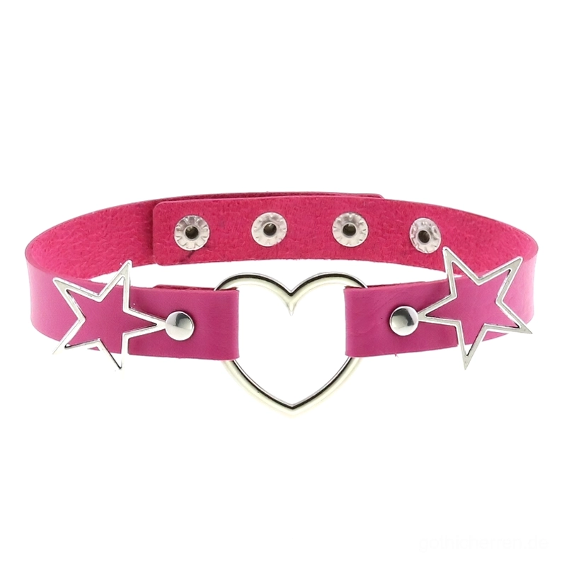 Rosenrotes PU-Leder Choker Halsband mit silbernem Herz-Pendant und hohlen Sternen-Seiten, Flatlay-Produktaufnahme mit verstellbaren Druckknöpfen