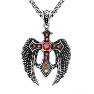 Roter Edelstein Geflügeltes Kreuz Anhänger Necklace Silber-Panzerkette Gothic Schmuck Flatlay Detail