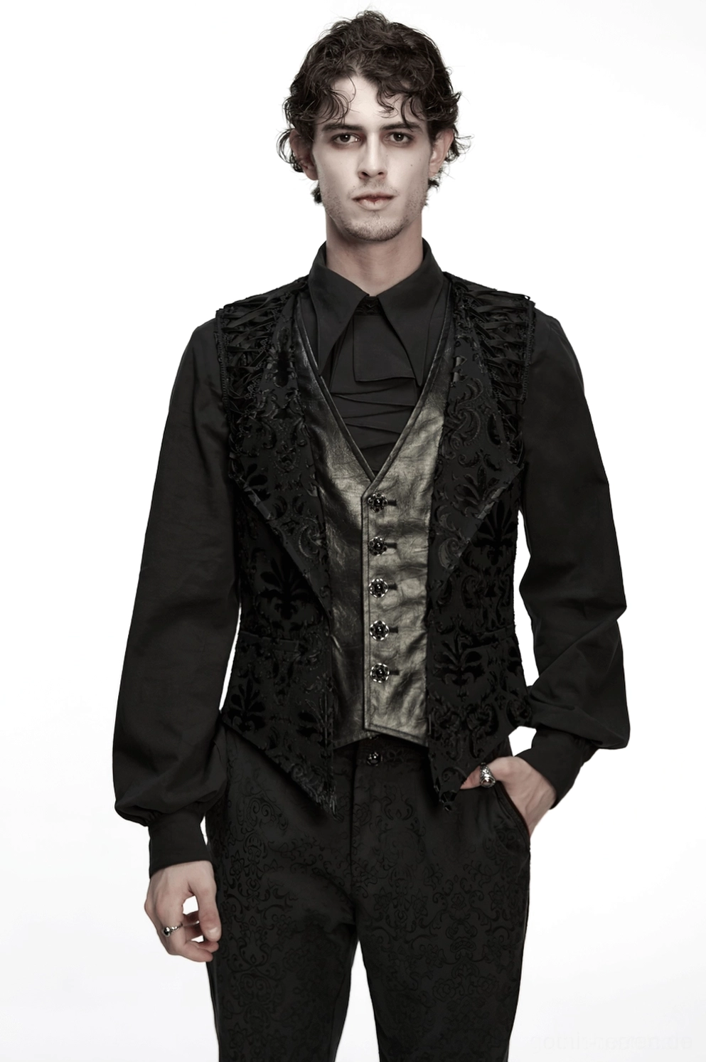 Schwarze Barock Gothic Anzugweste detaillierte Verarbeitung Ansicht mit Futterqualität und Nähte Handwerk Konstruktionsdetails