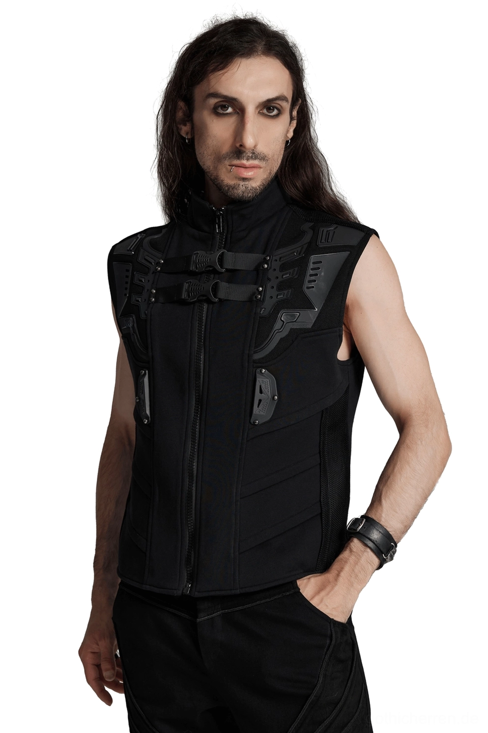 Schwarze elastische Tactical-Weste mit 3D-Gummirüstung und Gitterriegel Vorderansicht auf Model - cyberpunk gothic menswear