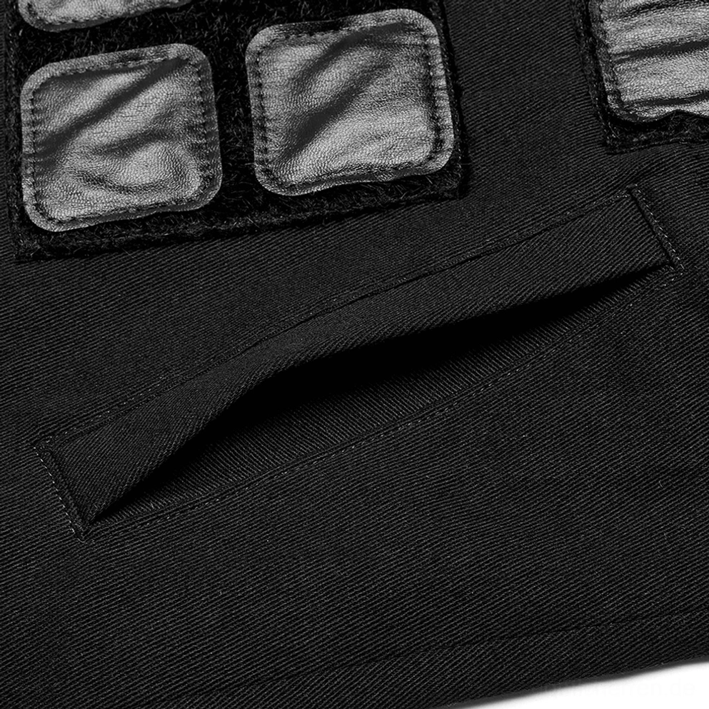 Detaillierte Nahaufnahme schwarzer Denim Tactical Armor Weste zeigt schwarze Stofftextur und genähte Seitentaschenkonstruktion, Material-Qualität Detail