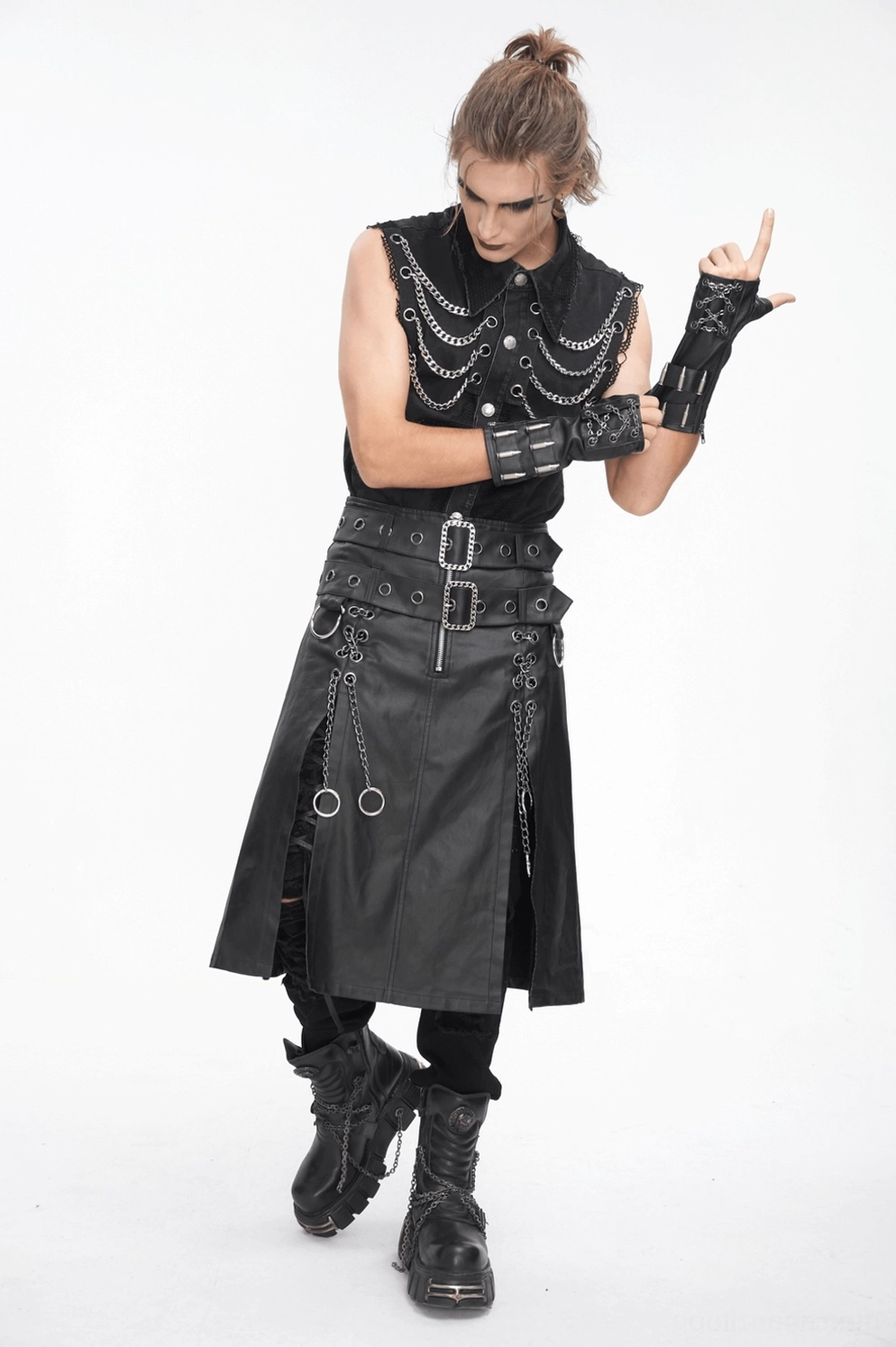 Alternative Ansicht schwarze fingerlose Gothic Handschuhe hebt die industrielle Ästhetik und Punk-Rock-Styling-Potenzial des Produkts hervor
