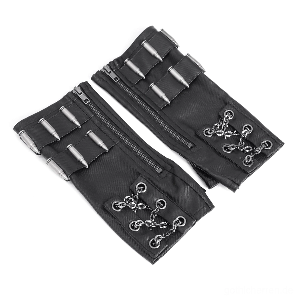 Flatlay-Ansicht schwarzer fingerlose Punk Handschuhe mit sichtbaren Metallketten-Hardware und silbernen Bullet-Dekorationen, Reißverschluss Detail auf weißem Hintergrund