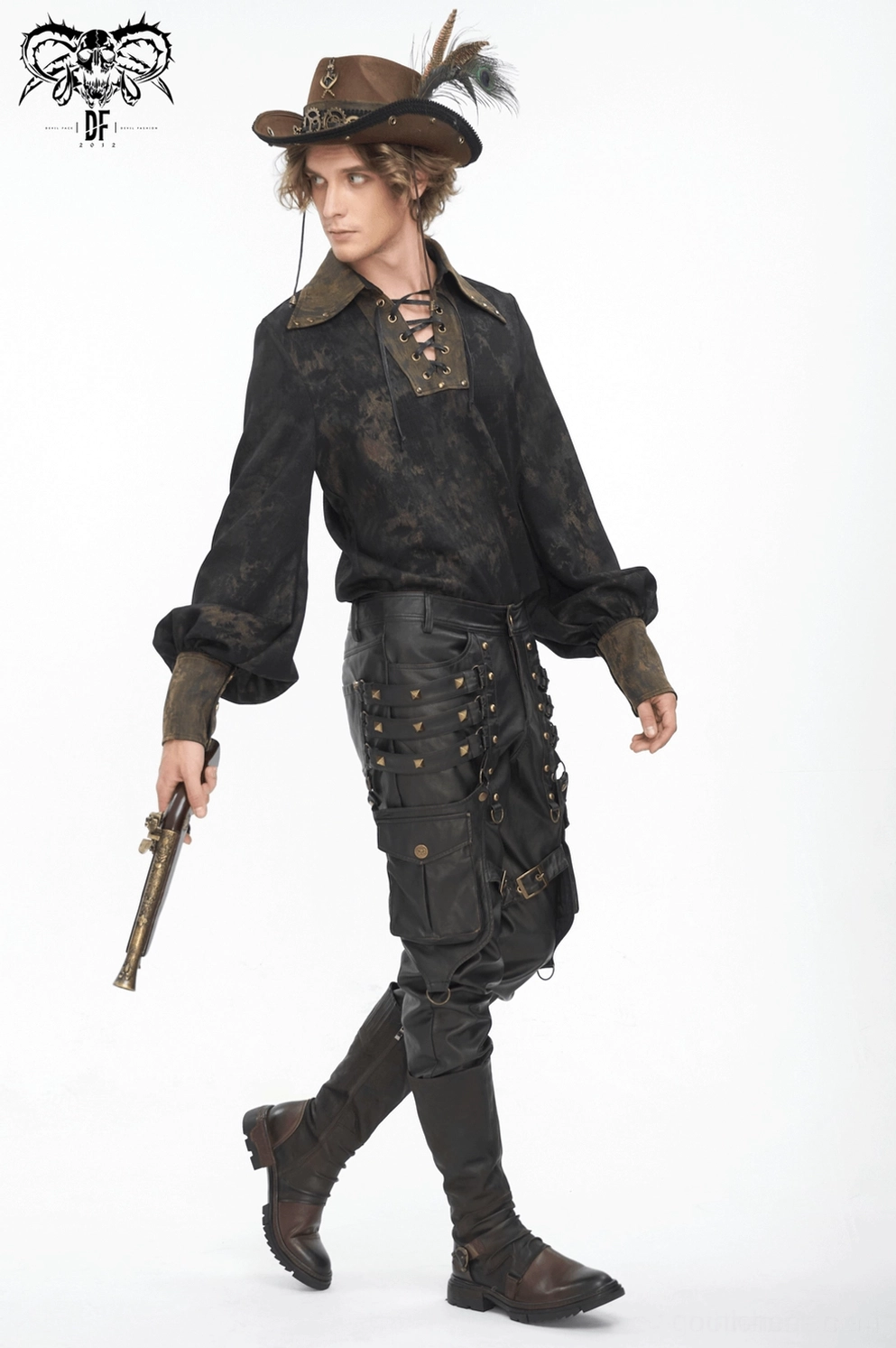 Alternative Styling-Perspektive schwarzer genieteter Gothic-Ledercargohose für Underground-Club und Festivalanlässe mit rebellischer Ästhetik