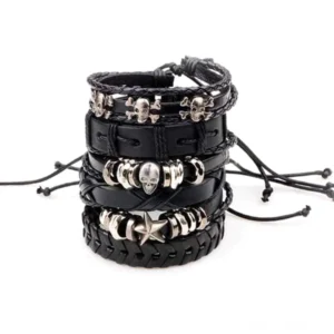 Verstellbare schwarze leder gothic armbänder mit totenkopf und stern metal anhänger detail nahaufnahme