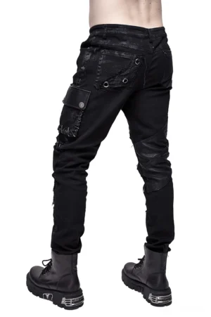 Schwarze Punk-Rock-Biker-Trousers Rückansicht zeigt Kunstleder-Paneele, Nieten-Cargo-Taschen und dunkle Lederhose Silhouette