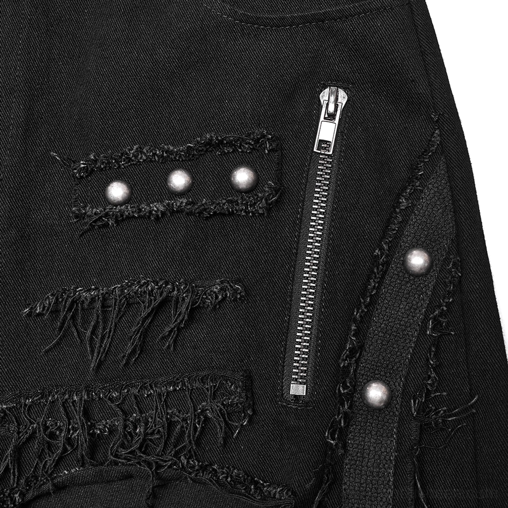 Schwarze Gothic distressed Cargohose mit Schnür-Ketten-Details Gesamtprodukt-Übersicht, vollständig schwarze industrielle Ästhetik und Mesh-Durchsichtigkeit