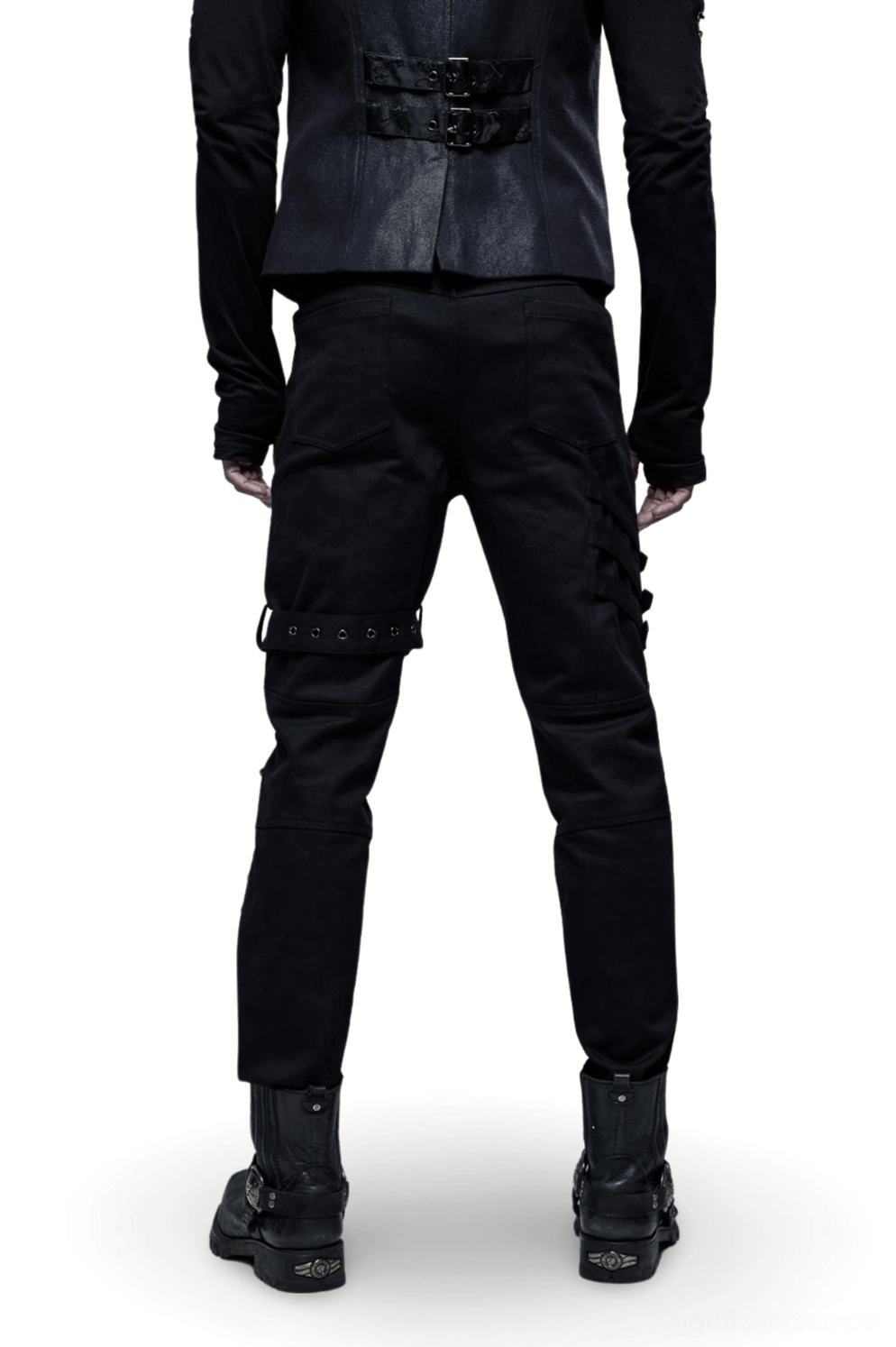 Schwarze Gothic-Cargohose Rückansicht mit Oberschenkelschnallengurten und körperbetonter Silhouette, Modellträgerin auf weißem Studio-Hintergrund - detaillierte Ansicht der hinteren Schnallenarchitektur
