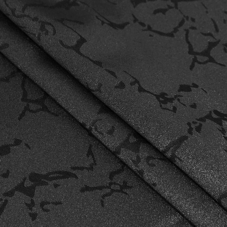 Schwarze Gothic-Cargohose Stoffstruktur-Makro – glänzendes krackliges Jacquard-Muster auf matter Basis mit feiner Webart