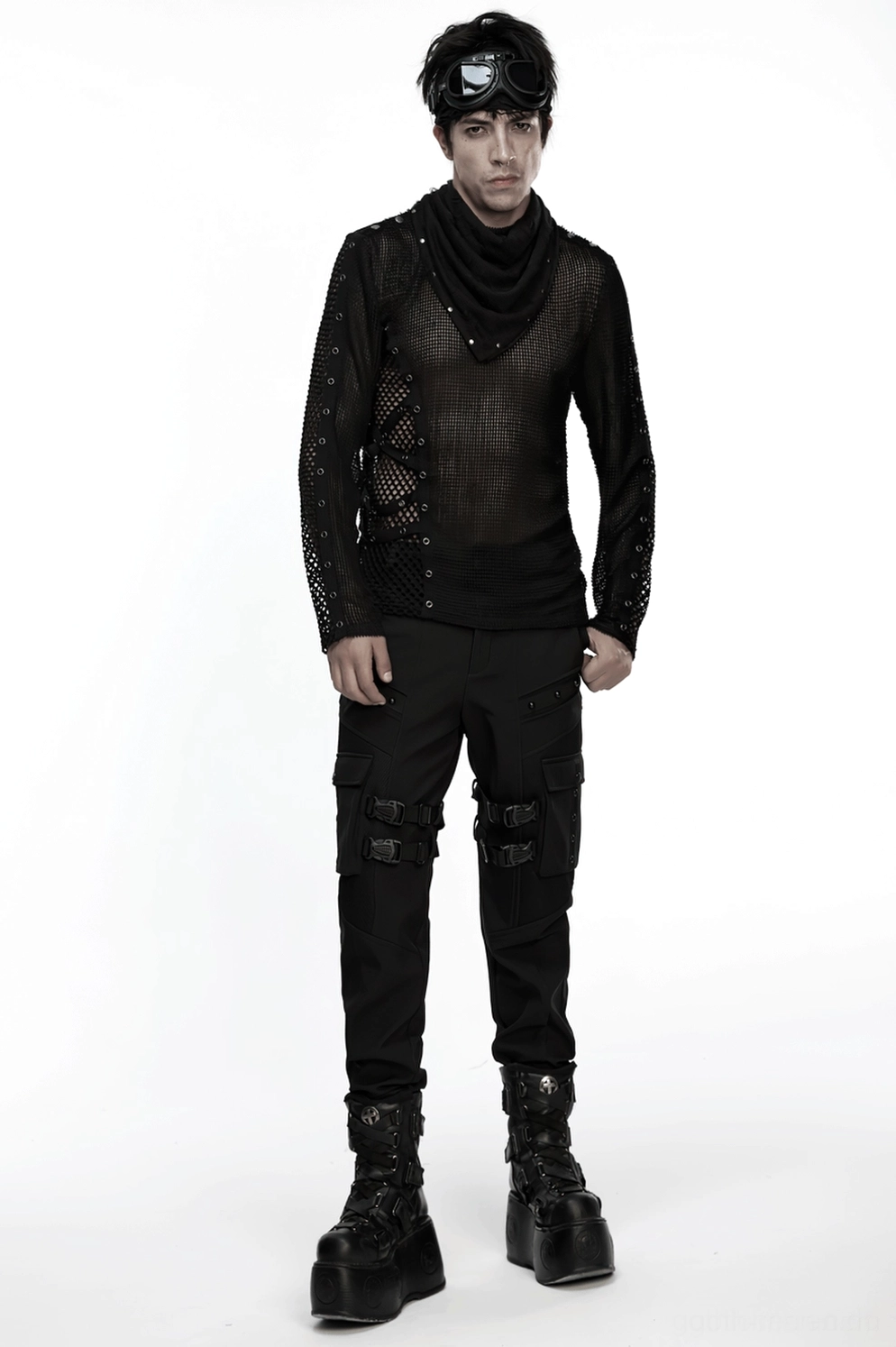 Schwarze Gothic Cargohose Oberschenkel-Schnallen-Gurt Platzierungs-Detail zeigt funktionales und ästhetisches Design-Element mit taktischen Kunststoff-Schnallen