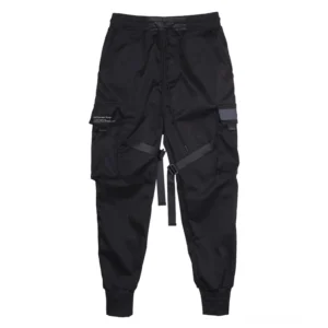Schwarze Gothic Cargohose mit dekorativen Ribbon Straps und Utility Pockets - Vorderansicht Flat Lay auf weißem Hintergrund