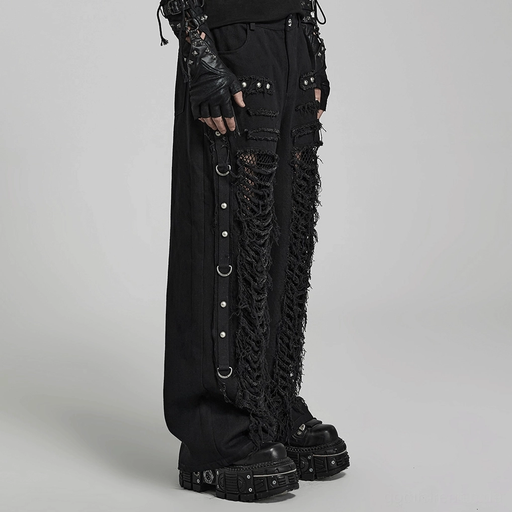 Schwarze Gothic Cargohose mit Schnür-Ketten-System und mehrfachen zerrissenen Paneelen, Detailprodukt-Fotografie zeigt Industrieästhetik und Mesh-Durchsichtigkeit