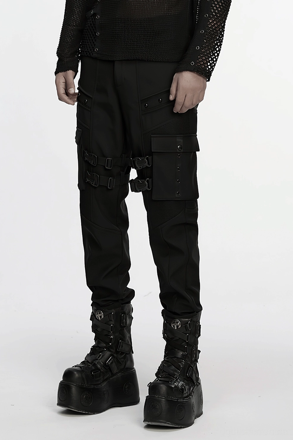 Schwarze Gothic Cargohose Taschengurt und Schnallen-Mechanismus Detail zeigt funktionales Design-Element, Kunststoff-Schnallen und strukturierter taktischer Aufbau