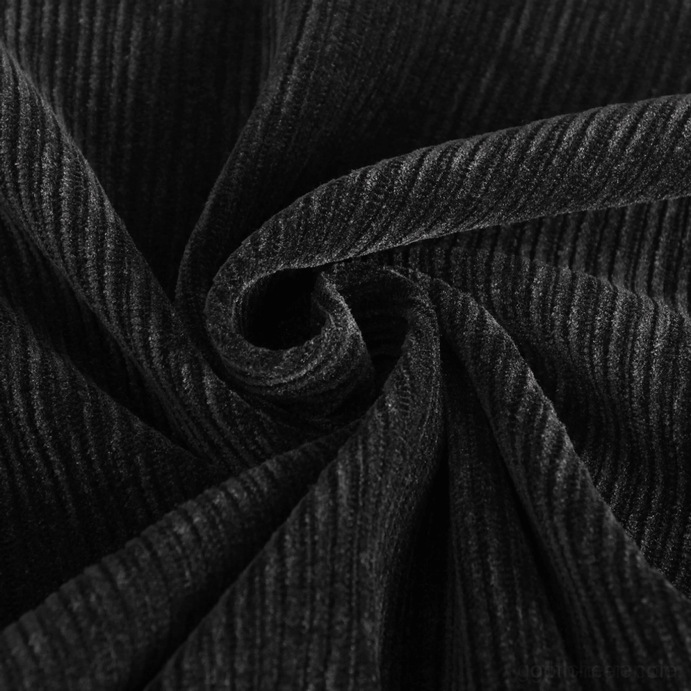 Schwarze gotische Corduroyhose von Studiowinkelperspektive, zeigt die tailierte Silhouette, hochwertige Verarbeitung und Gesamtdesign mit Spitzentaille