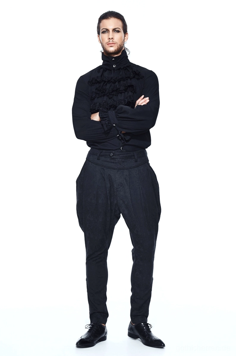 Schwarze Gothic-Haremshose mit Kontrast zwischen breiten gefälteten Oberschenkeln und verjüngtem schlankem Knöchelbündchen, hohem Taillenbund und dekorativen Knopfdetails