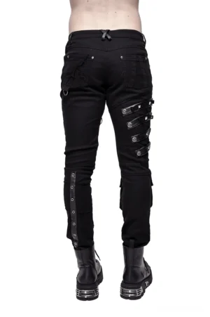 Schwarze asymmetrische Gothic-Hose Rückansicht auf Modell zeigend, dekorative Seitenschnallen, Metallösen und Lederschnürungssysteme, Platform-Boots, Industrial-Punk-Stil