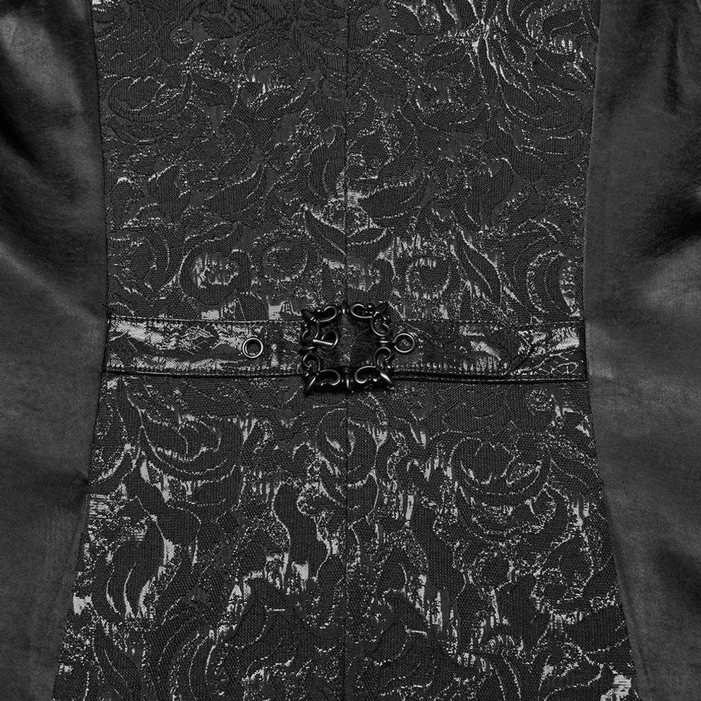 Schwarze Gothic Jacquard Weste komplette Frontansicht auf Model mit fitted Silhouette, Statement-Revers, professionelle Styling-Präsentation für Gothic-Mode