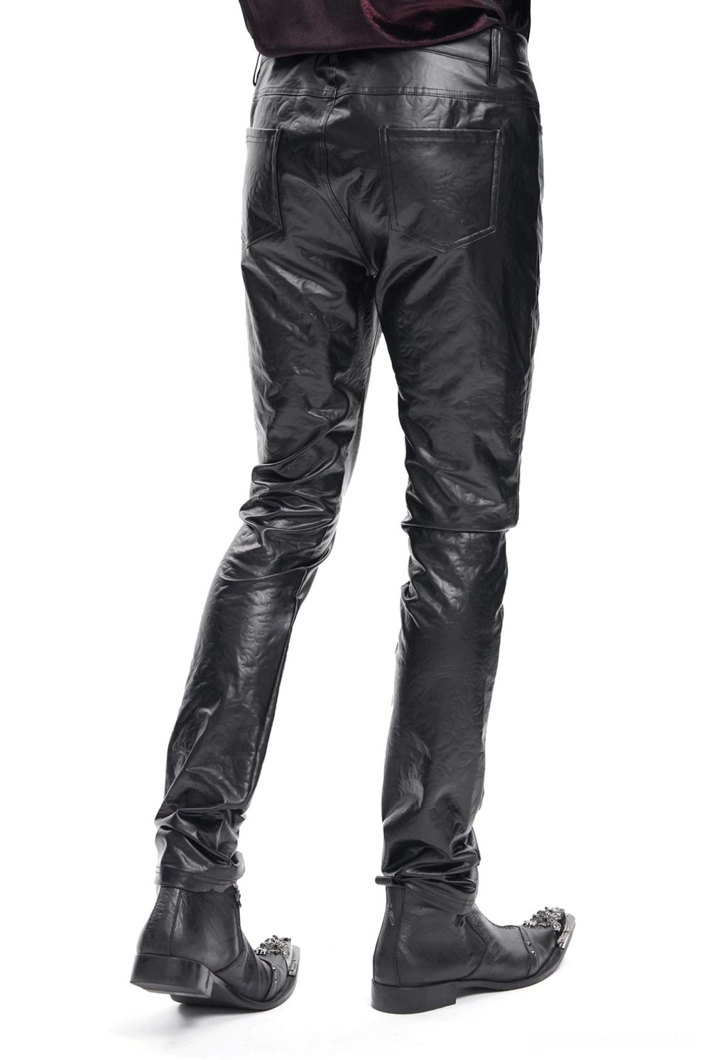 Rückansicht schwarzer Slim-Fit Kunstleder-Trousers mit Rückentasche-Design und eleganter schlanker Passform