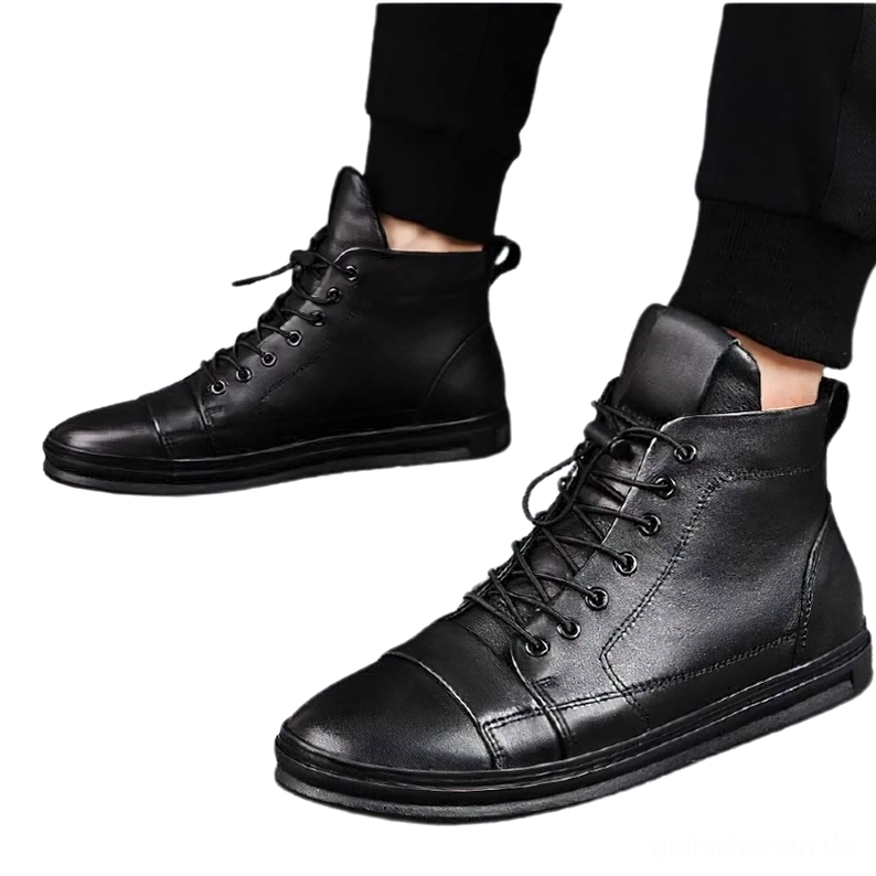 Zwei Paar schwarze echte Leder Gothic Combat Stiefel Herren Vergleichsansicht Nahtdetails Zehenkappe