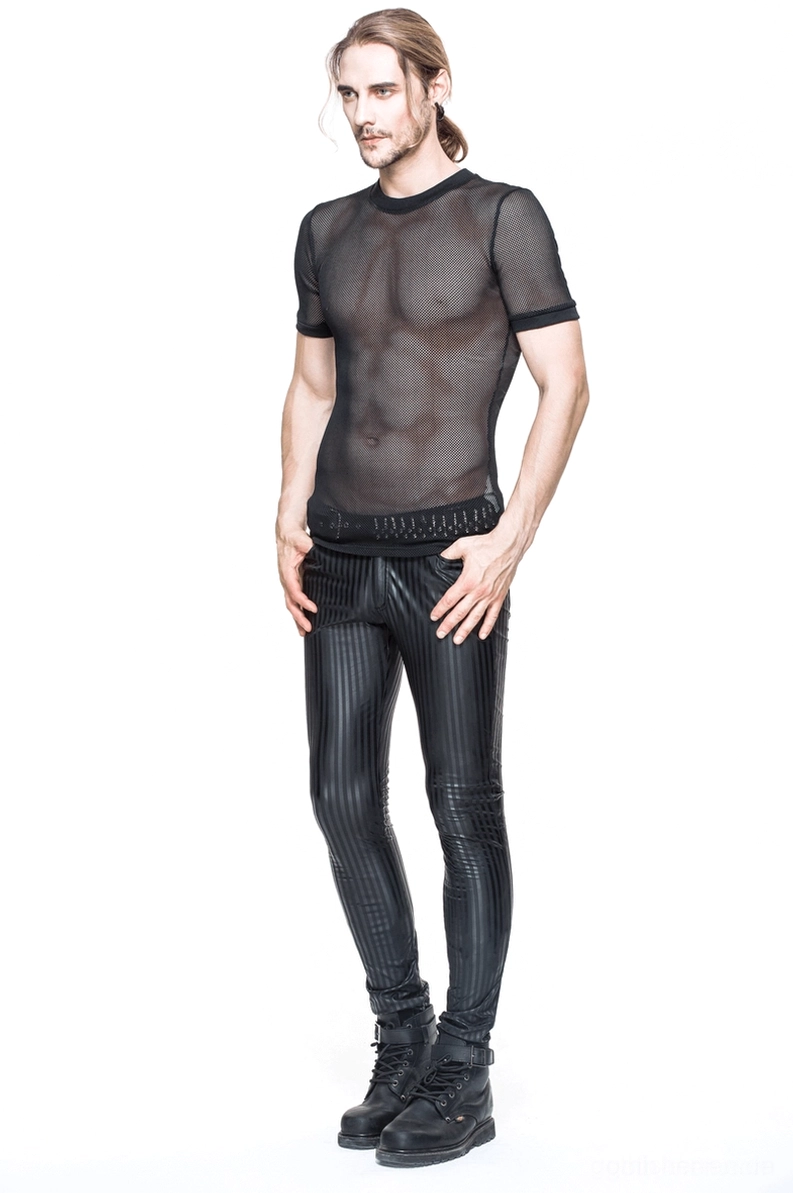 Frontale Trageansicht schwarze Vertikalstreifen Gothic Lederhose Herren mit Accessoires Alternative Fashion Styling Outfit
