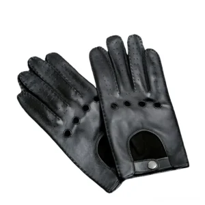 Schwarze Gothic Motorrad-Handschuhe aus Volllederkonstruktion mit Belüftungsperforationen auf der Handrückseite und verstellbarem Druckknopf-Verschluss am Handgelenk, Frontansicht Flachaufnahme