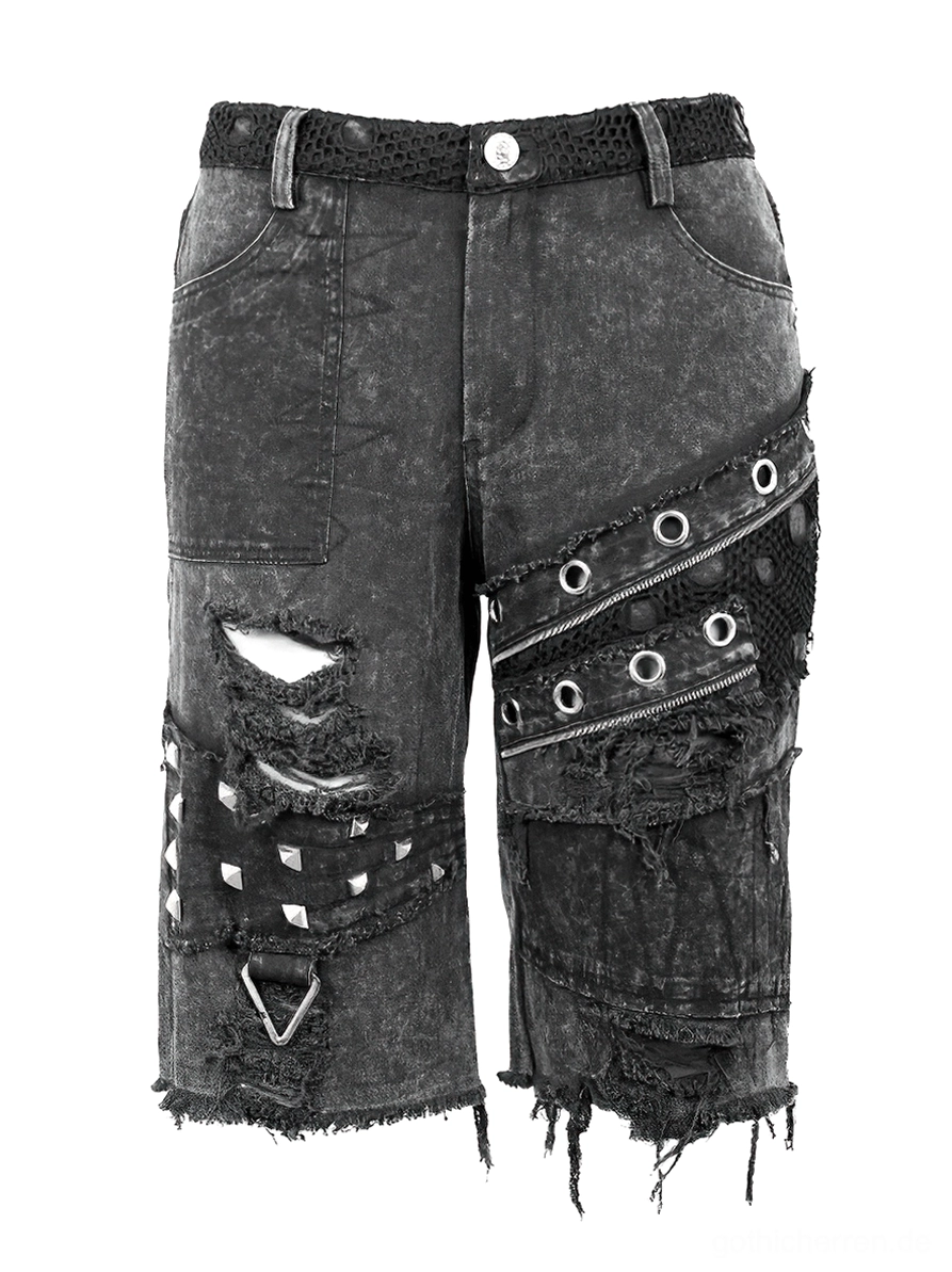 Flache Vorderansicht von schwarzen Gothic-Punk Shorts mit Nieten-Ösen-Patches und zerrissener Distressed-Design auf weißem Hintergrund