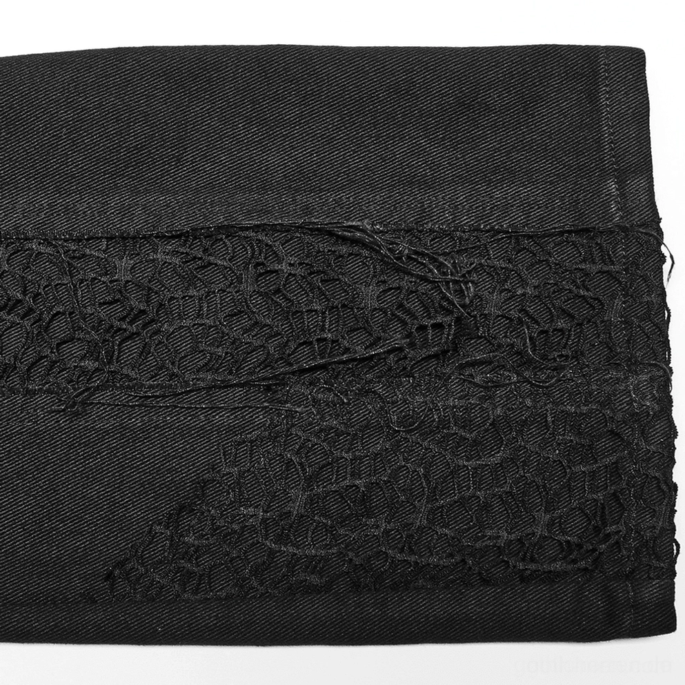 Schwarze Gothic Slim-Fit Röhrenhose mit Multi-Point-Riemensystem, strukturierten Metallschnallen an Knien und Taille, und verstellbarem Kettendetail