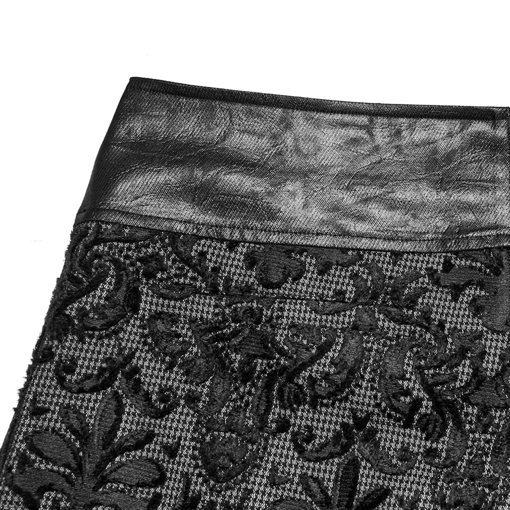 Nahansicht des Taillenbereichs der Gothic-Hose mit Ledernähten und gesticktem Spitzengewebe-Zusammensetzung, zeigt saubere handwerkliche Verarbeitung