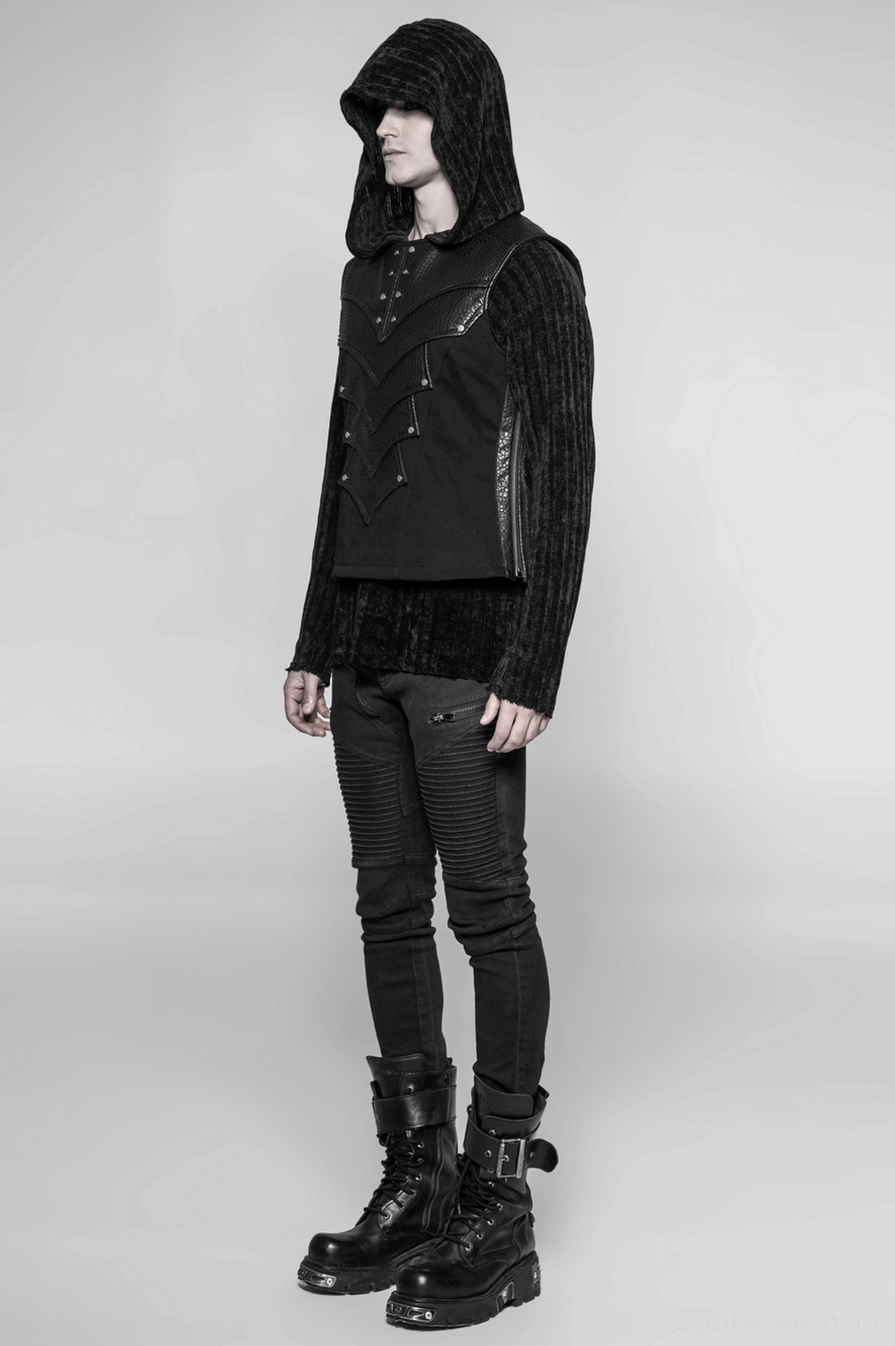 Alternative Seitenansicht der schwarzen Gothic Rüstungsweste mit Seitenschnürung und strukturiellem Rüstungsdesign