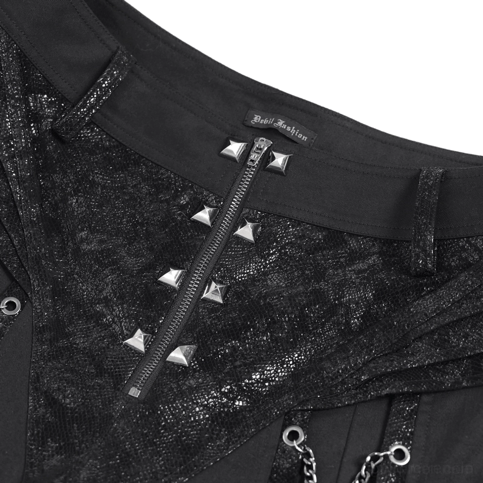 Schwarze Gothic Schlaghose mit ausgearbeiteten Flügel-Rückentaschen - Rückansicht Flachaufnahme Detail