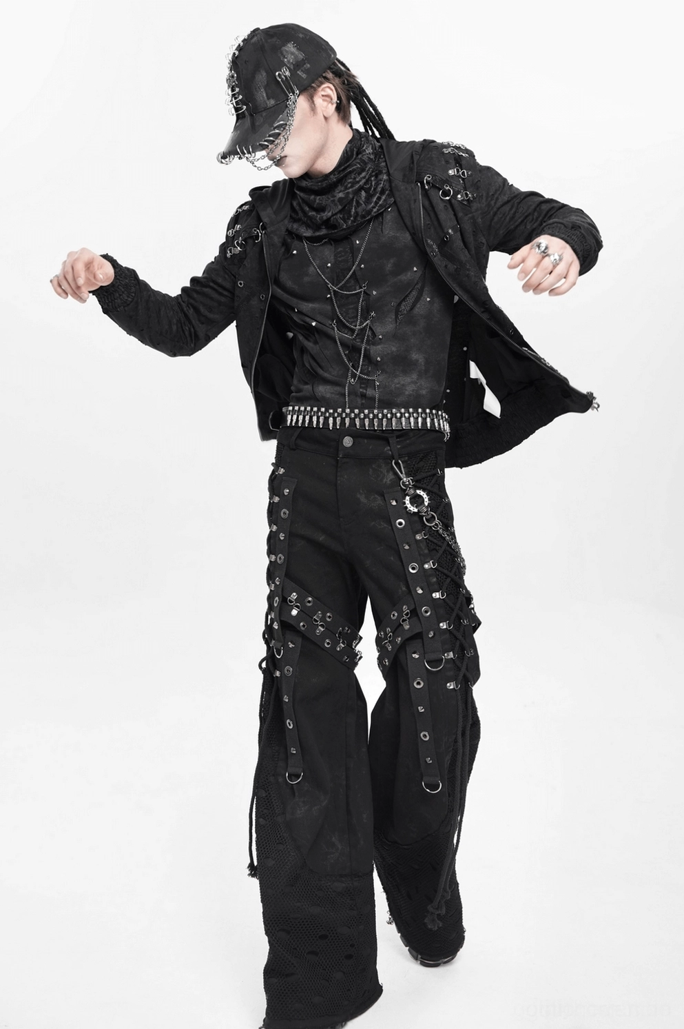 Schwarze Gothic Schlaghose mit Schnürlace-Knöchel-Detail und studded Gürtel-Hardware-Akzenten