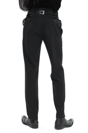 Gothic-Slim-Fit-Hose Rückansicht auf Modell mit dekorativer Metallschnalle und gerader Röhrenlinie, hochsitzender viktorianischer Schnitt mit Funktionalität